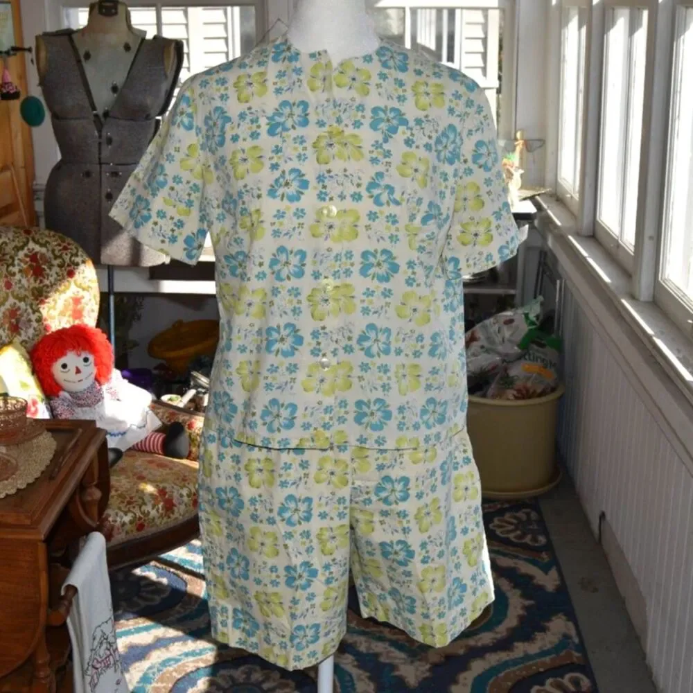 Vintage 60s Floral Cotton Shorts Set Mod Blue Green Daisy 2pc Summer Play Set XS